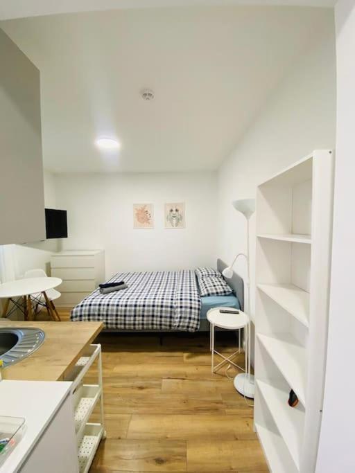 Appartamento Bezagenta Mozart8 Studio Easy Access To City Wifi Varsavia Esterno foto