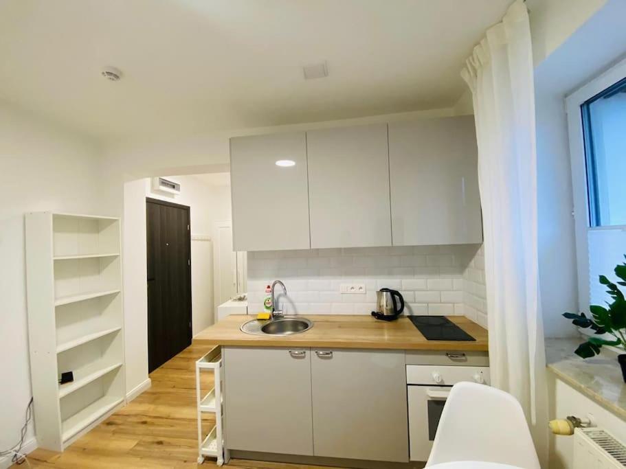 Appartamento Bezagenta Mozart8 Studio Easy Access To City Wifi Varsavia Esterno foto